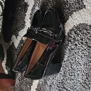 Antonio Melani sz 9.5 black patent leather loafers heels leather sole SH350
